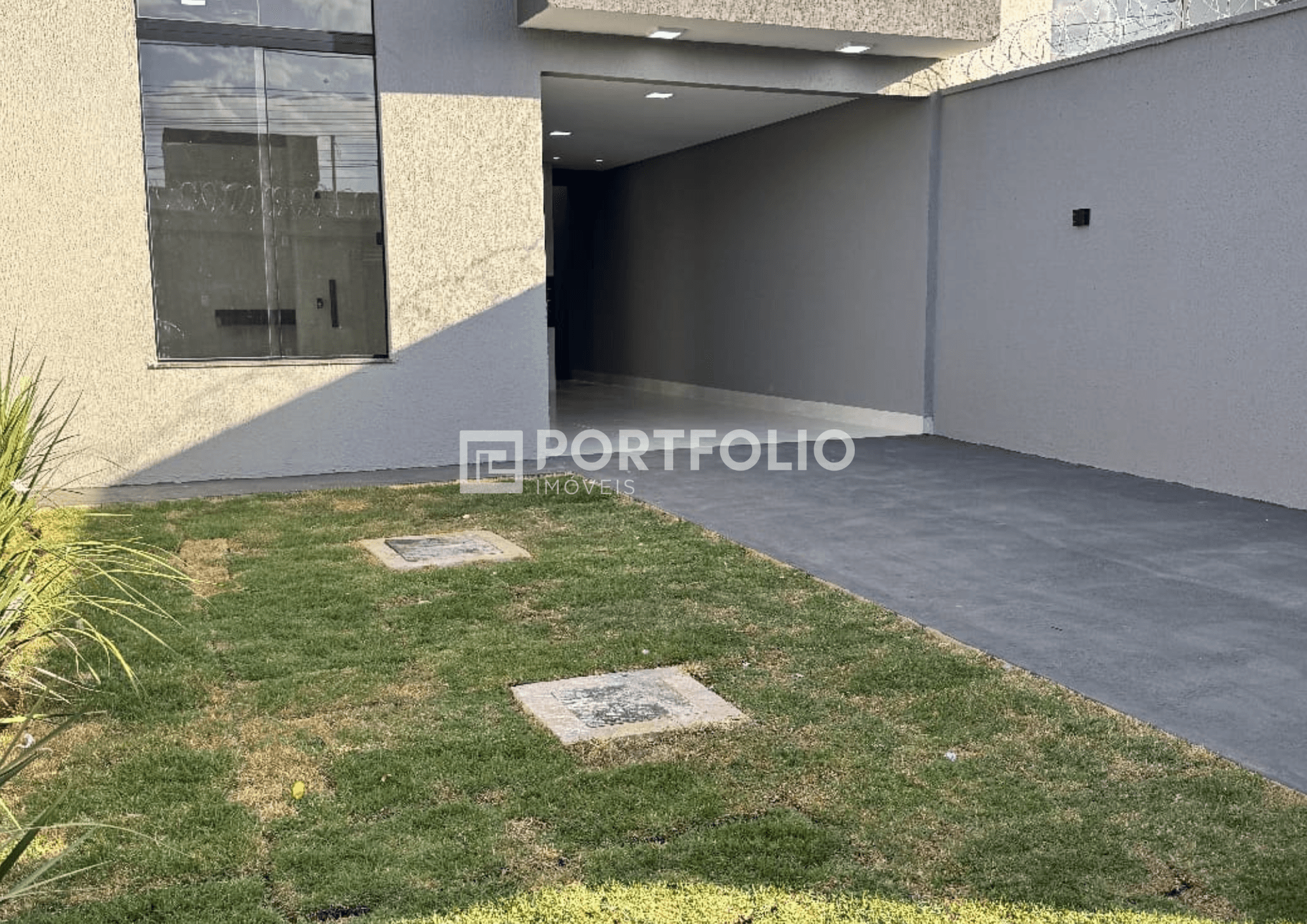 Casa à venda com 3 quartos/ 1 suíte no Jardim Veneza, Goiânia, GO