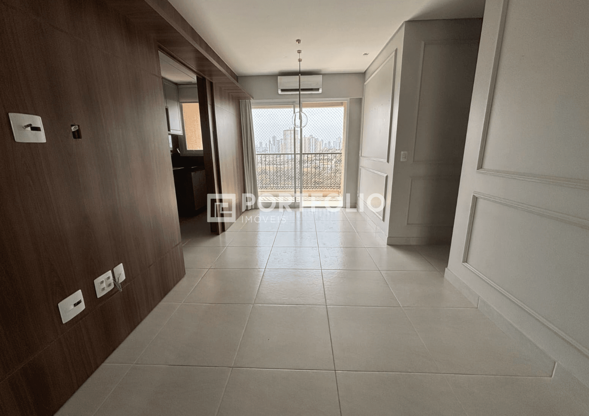 Apartamento à venda com 2 quartos/ 1 suíte no Setor Vila Rosa, Goiânia