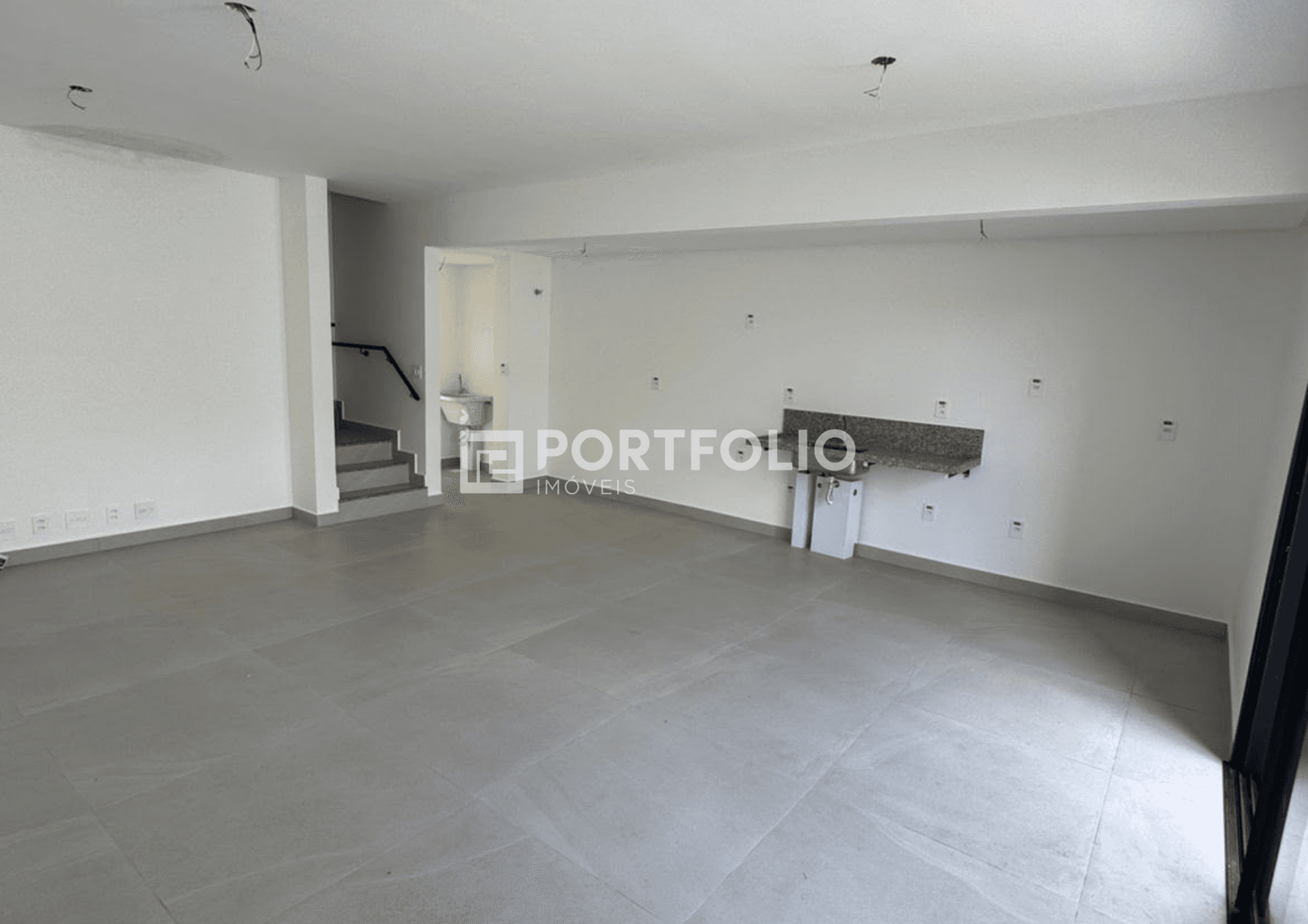 Sobrado à venda 4 quartos/3 suítes 306m² no Jardins Cannes, Aparecida de Goiânia.