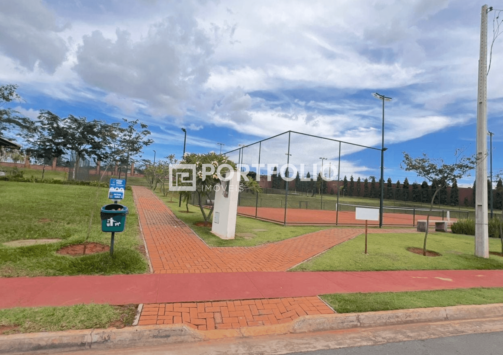 Terreno à venda, 250 m² por R$ 252.000,00 - Jardins Capri - Senador Canedo/GO