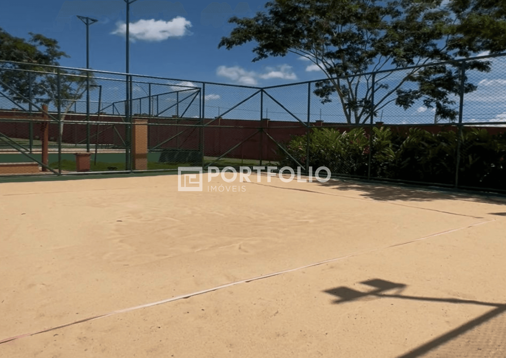 Lote a venda possui 428 m² em Jardins Nápoles - Senador Canedo - GO