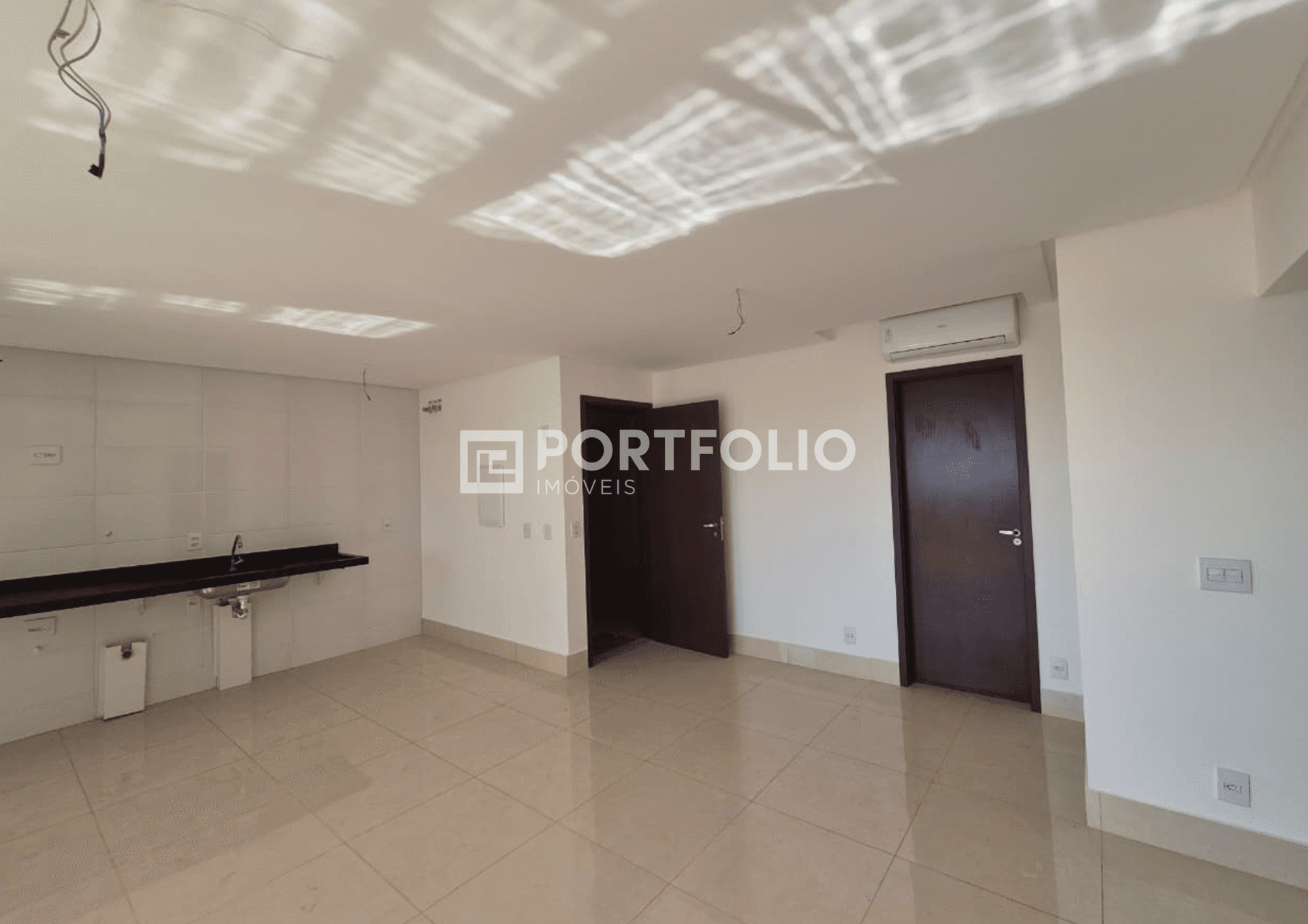 Apartamento à venda com 3 quartos/ 3 suítes no Village Veneza, Goiânia, GO