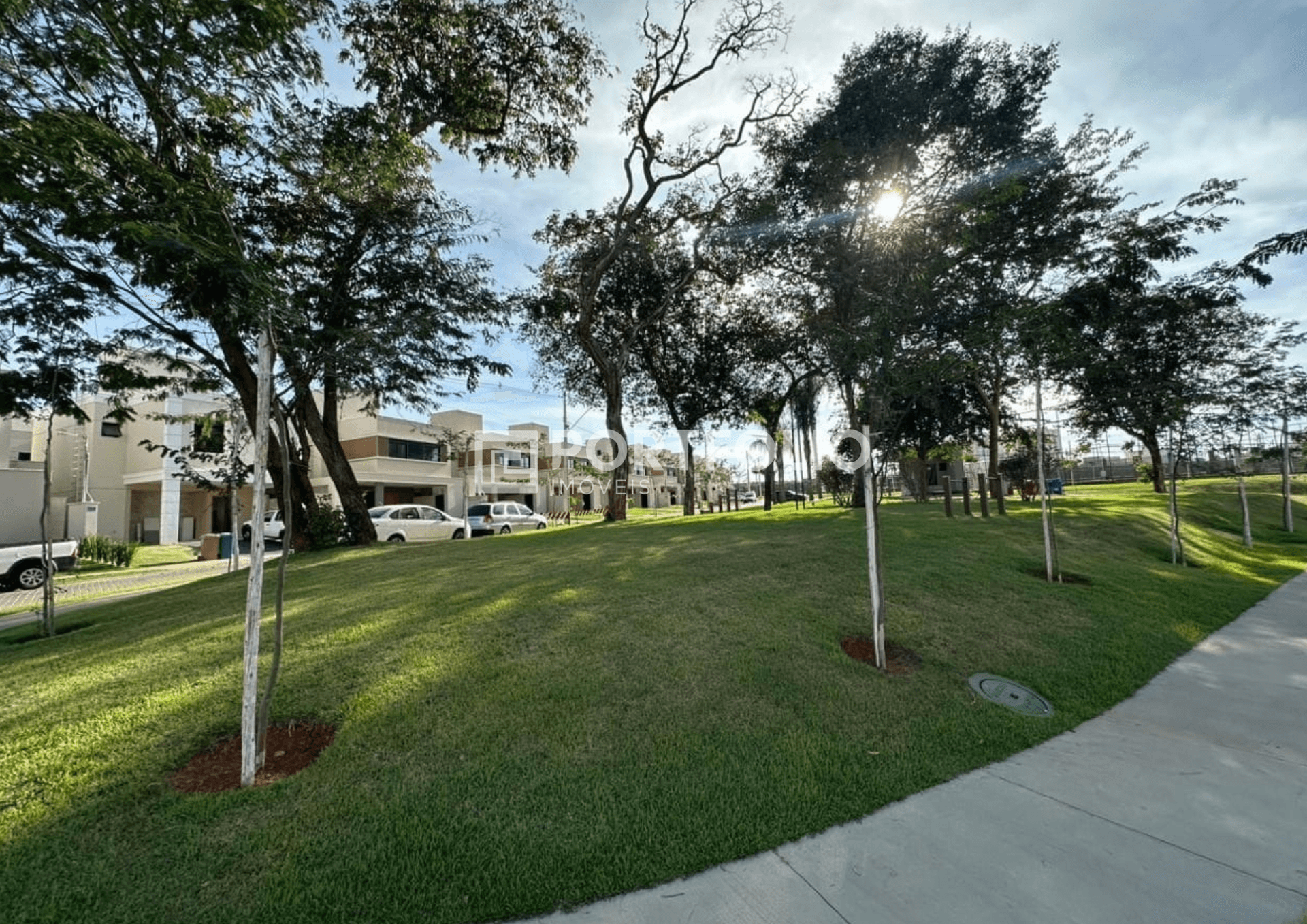 Sobrado com 4 dormitórios à venda, 181 m² por R$ 1.223.000,00 - Conjunto Residencial Storil - Aparecida de Goiânia/GO