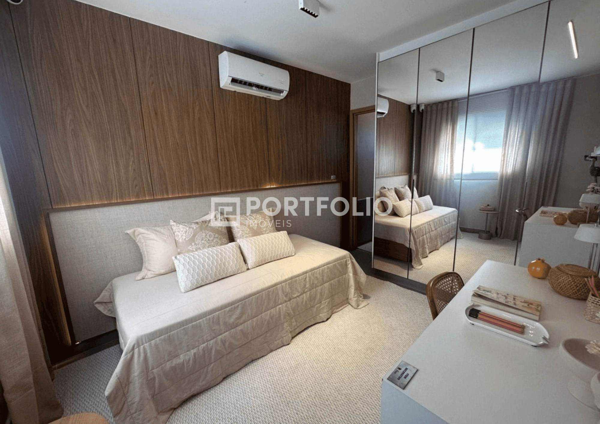 Sobrado com 3 dormitórios à venda, 182 m² por R$ 1.477.000 - Jardins Berlim - Senador Canedo/GO