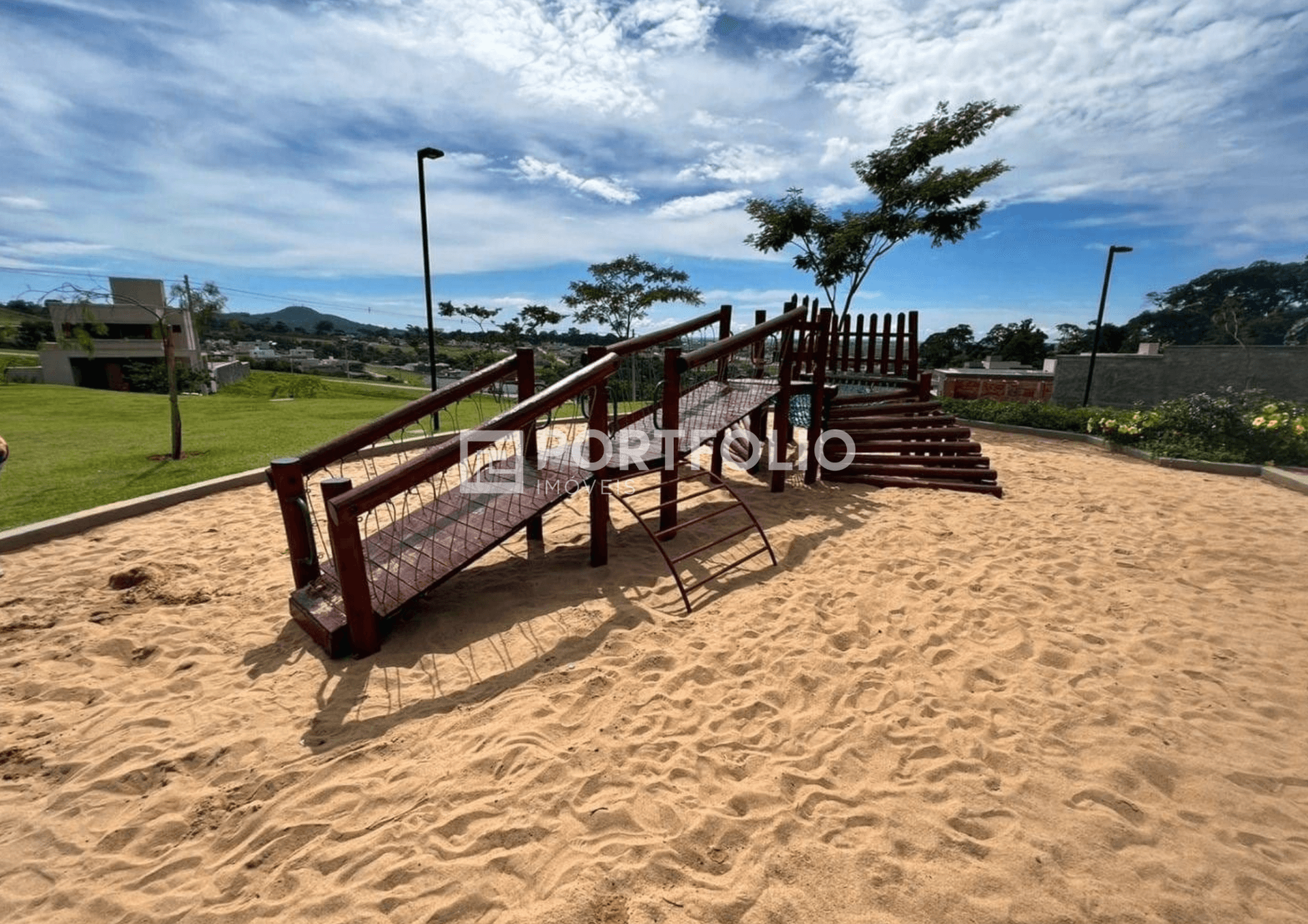 Lote à venda no Jardins Nápoles com 364,66m², Condomínio fechado, Goiânia