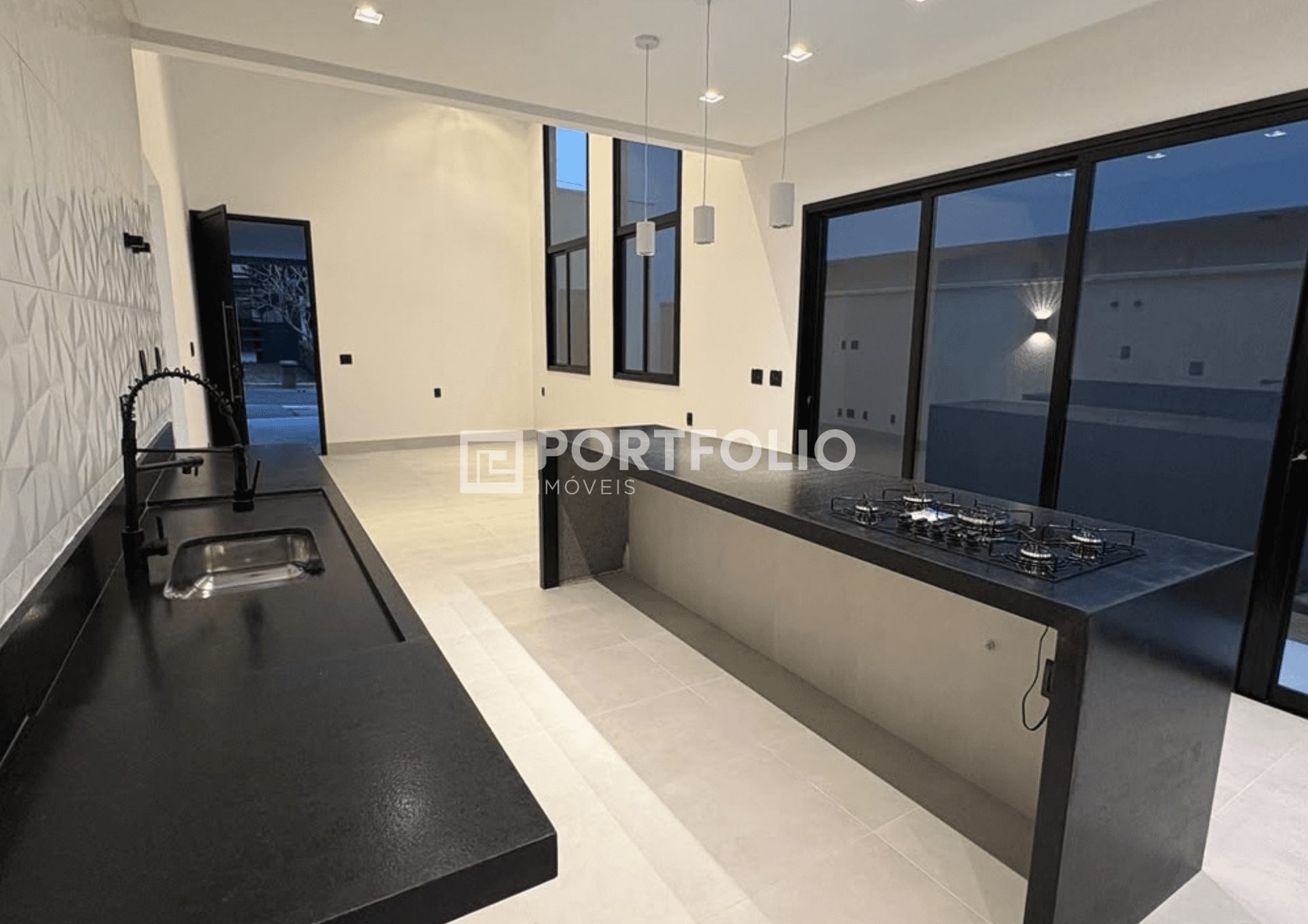 Casa térrea à venda 3 suítes no ParqVille Pinheiros, Aparecida de Goiânia.