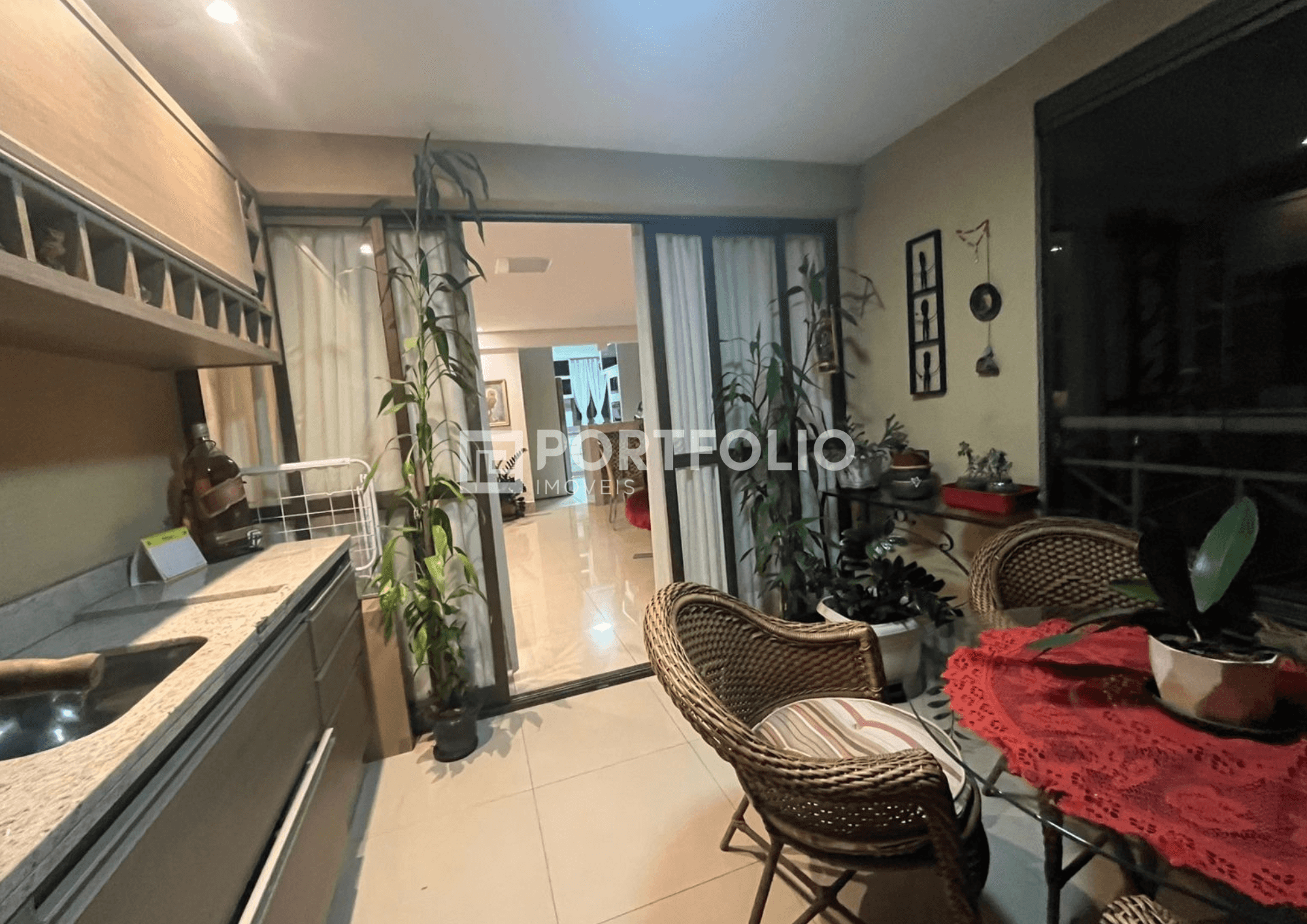 Apartamento para aluguel tem 90 m² com 2 quartos em Setor Bueno - Goiânia - GO