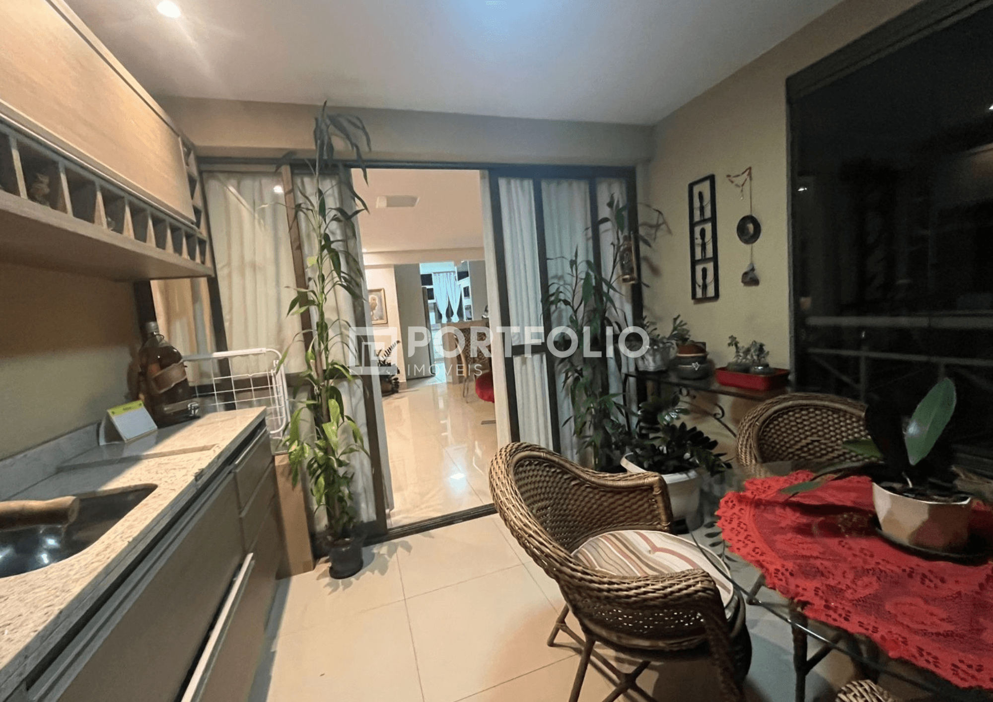 Apartamento para aluguel tem 90 m² com 2 quartos em Setor Bueno - Goiânia - GO
