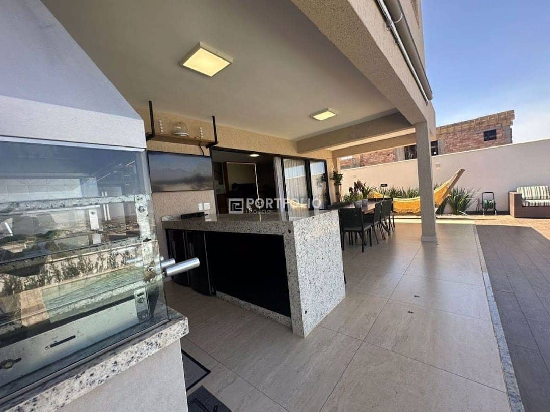 Sobrado Residencial à venda, Jardins Nápoles, Senador Canedo - SO0517.