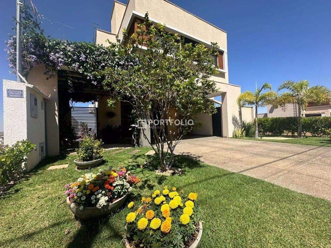 Sobrado com 4 quartos à venda no Jardins Nápoles, Senador Canedo