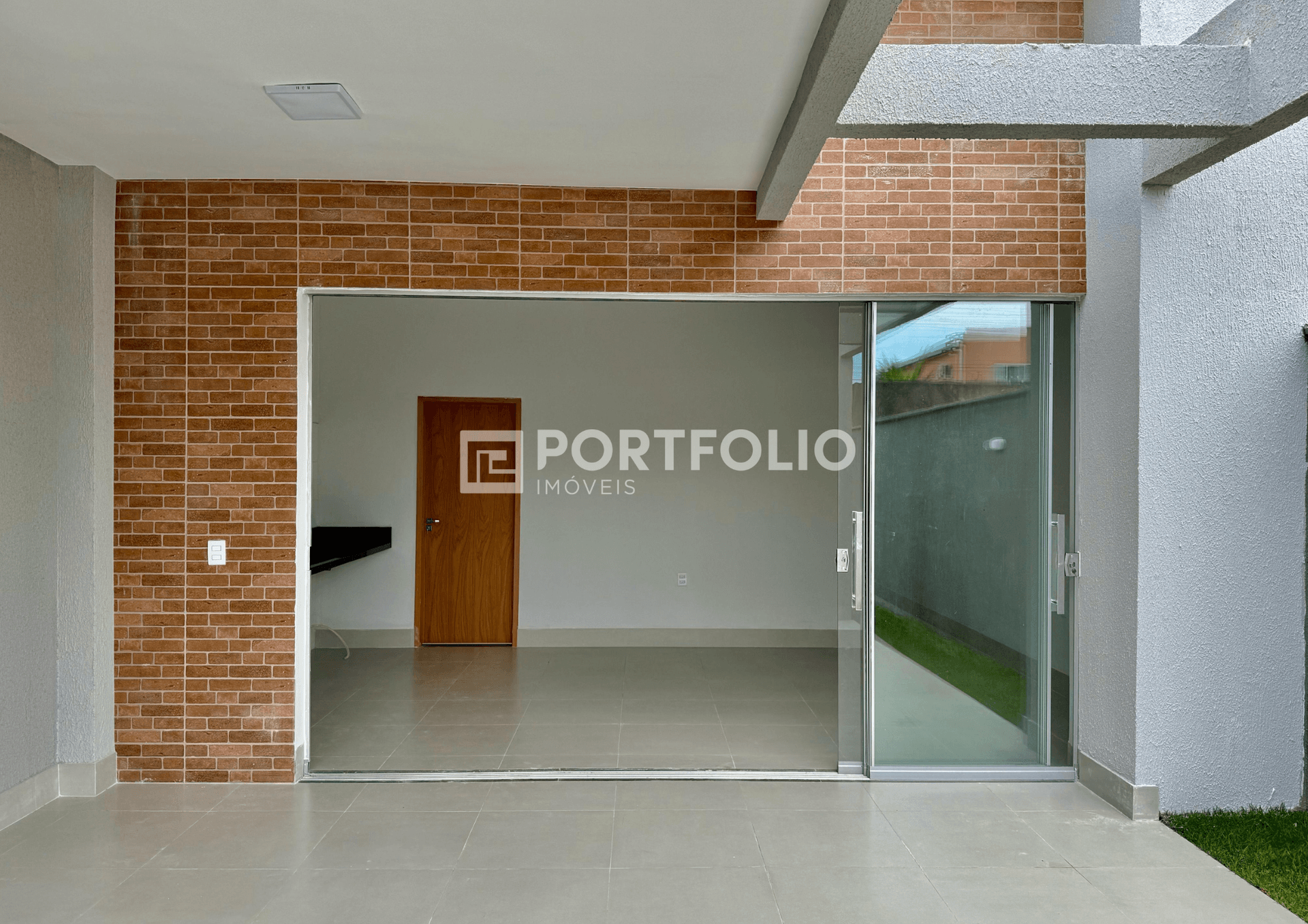 Casa à venda com 2 quartos, Jardim Veneza, Aparecida de Goiânia.