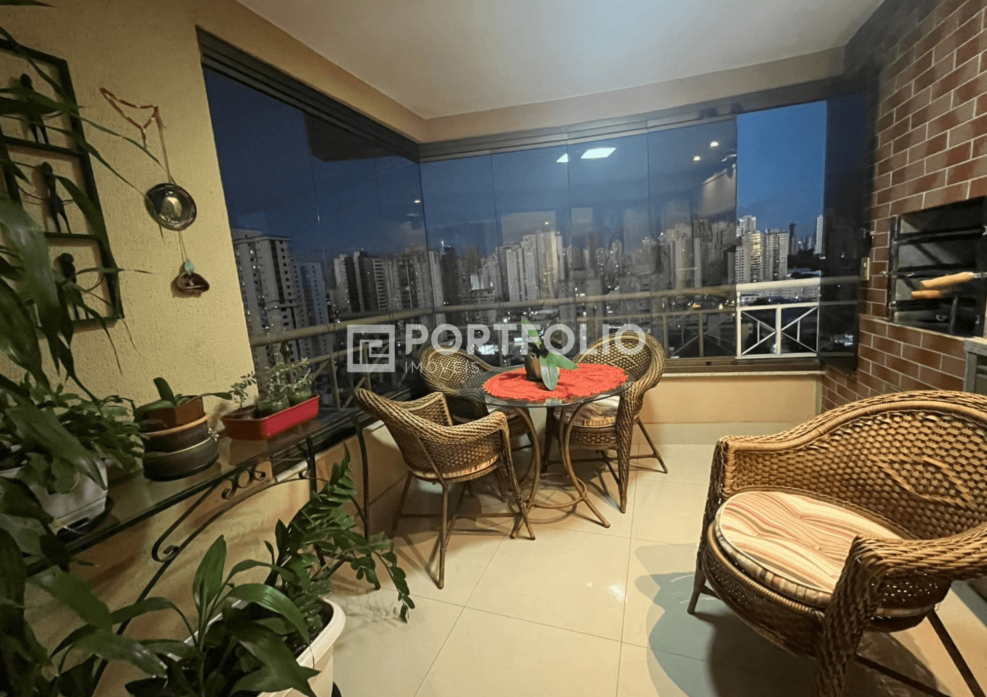 Apartamento para aluguel tem 90 m² com 2 quartos em Setor Bueno - Goiânia - GO