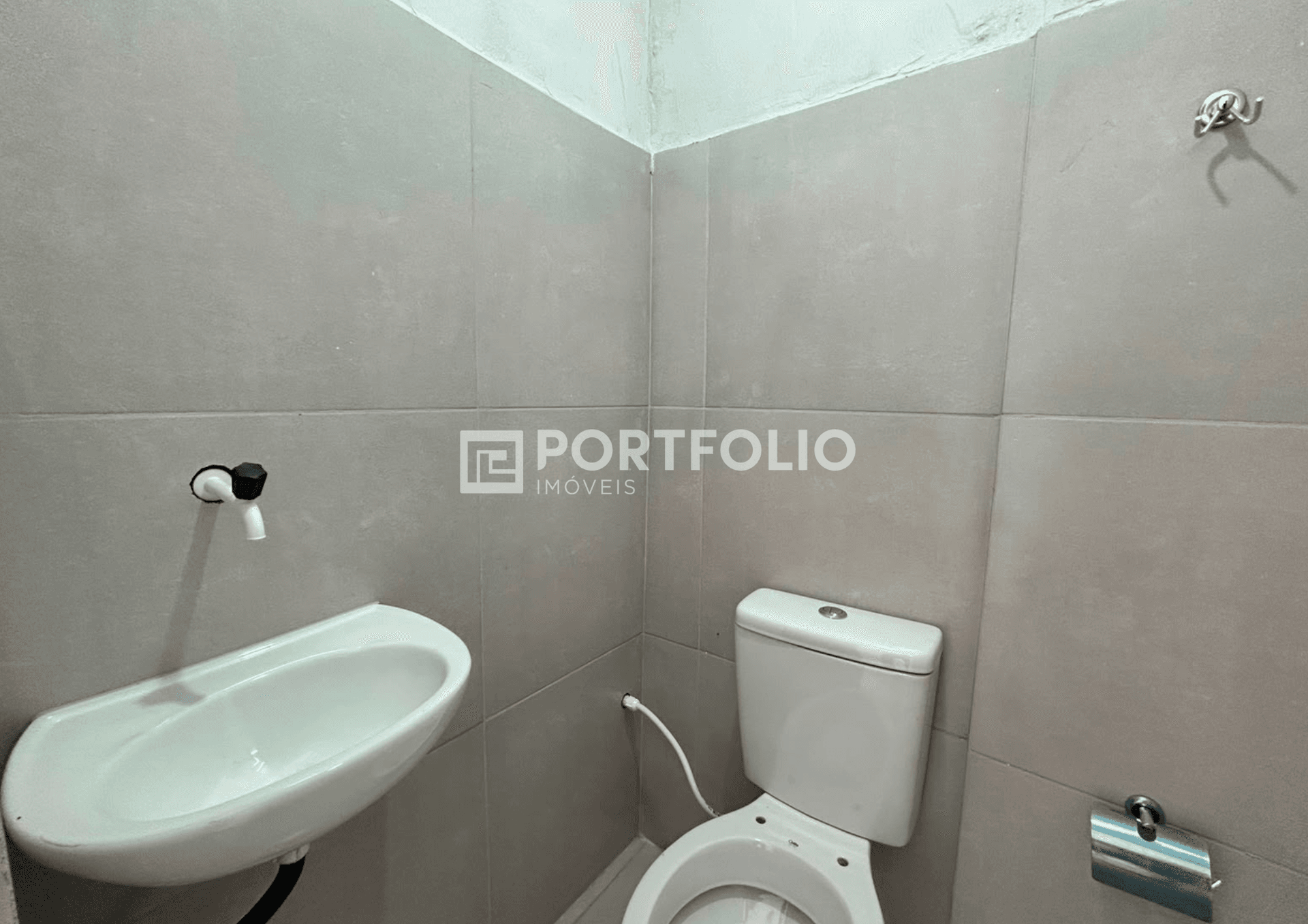 Sala comercial com 28m²