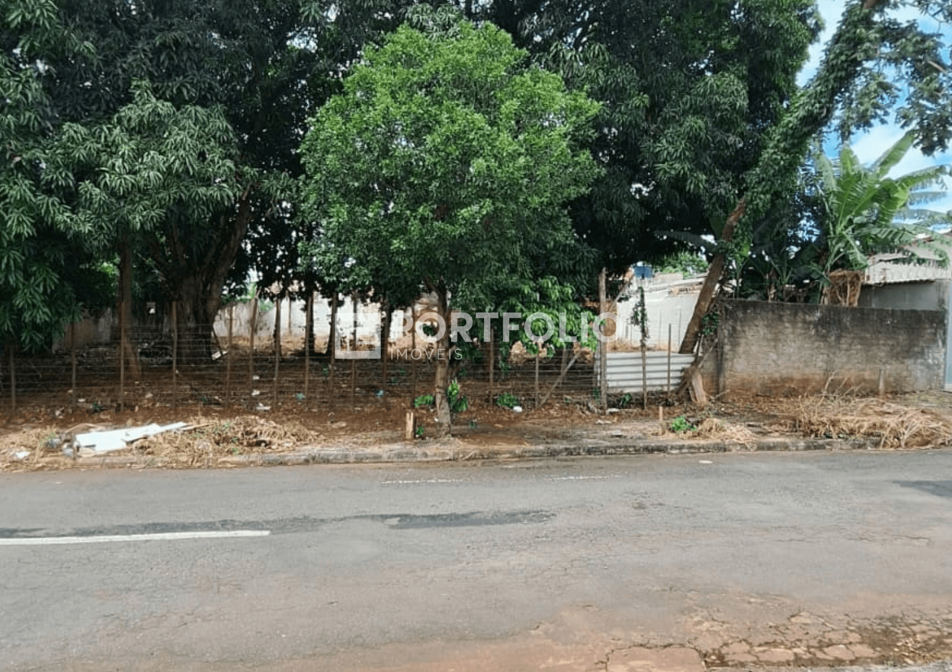 Lote à venda com 779 m² no Setor Leste Universitário, Goiânia, GO