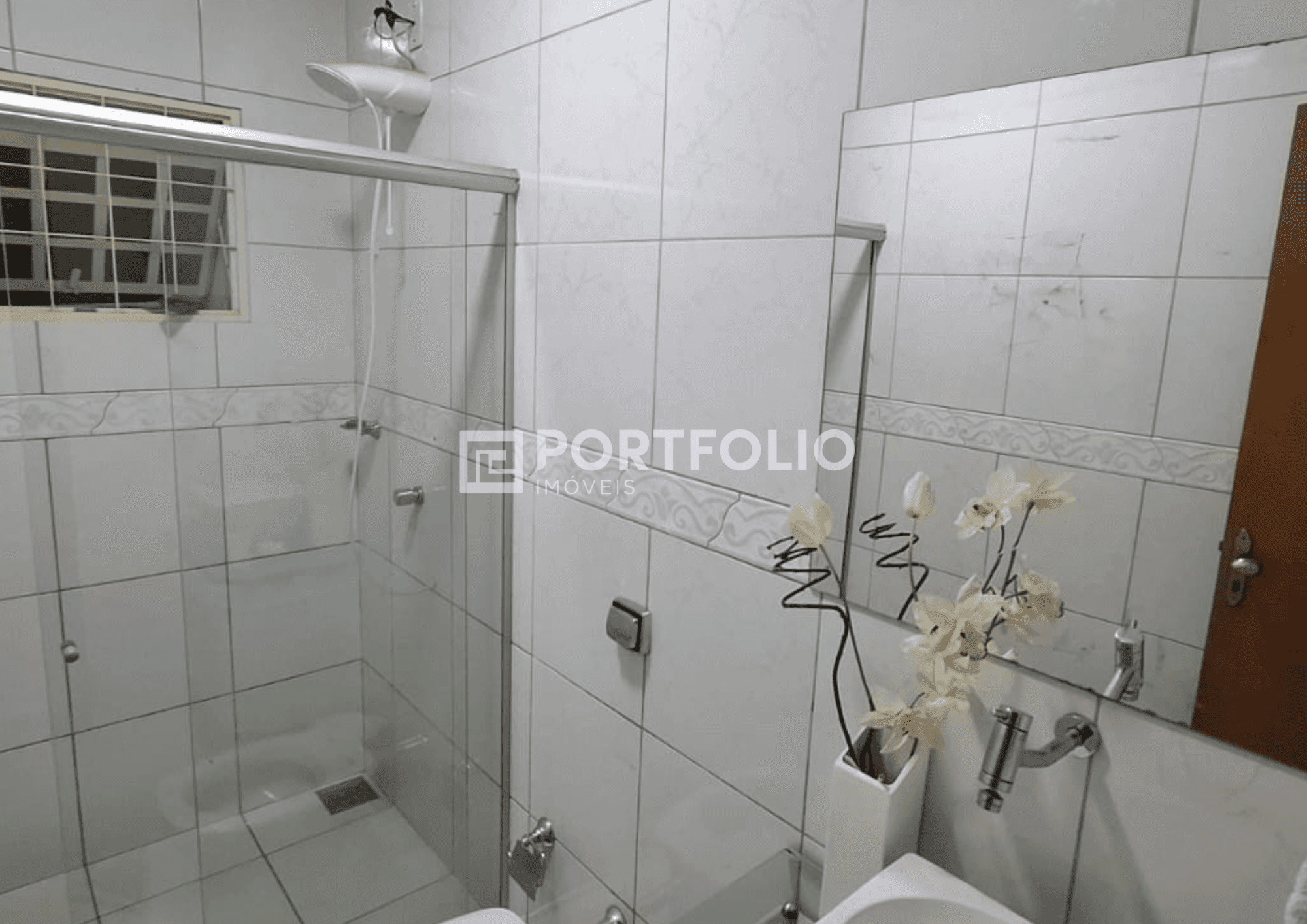 Sobrado à venda no Setor Aeroporto, 5 quartos, 270m², Goiânia