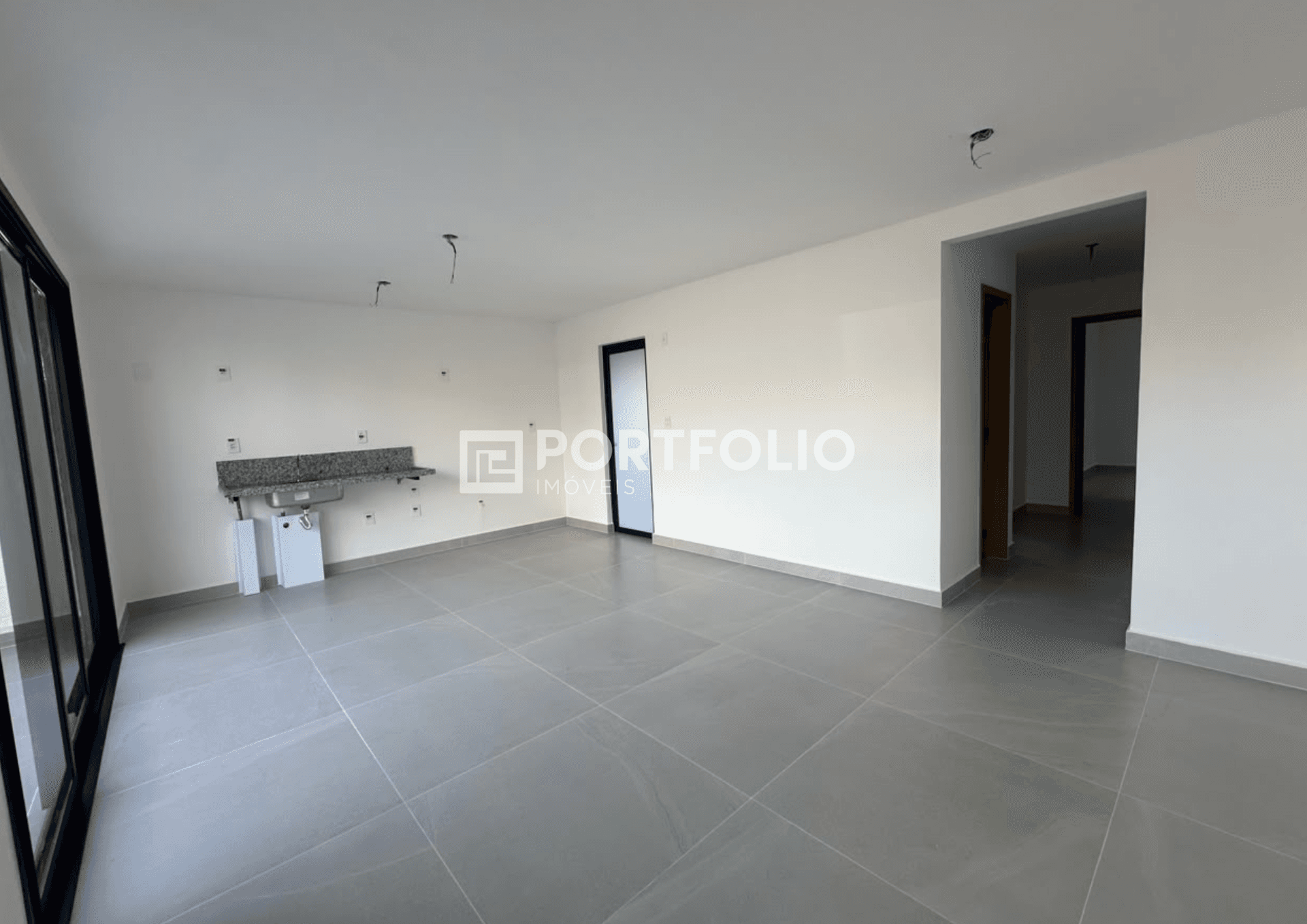 Casa à venda com 3 quartos e 1 suíte, 215m² no Jardins Cannes - Aparecida de Goiânia