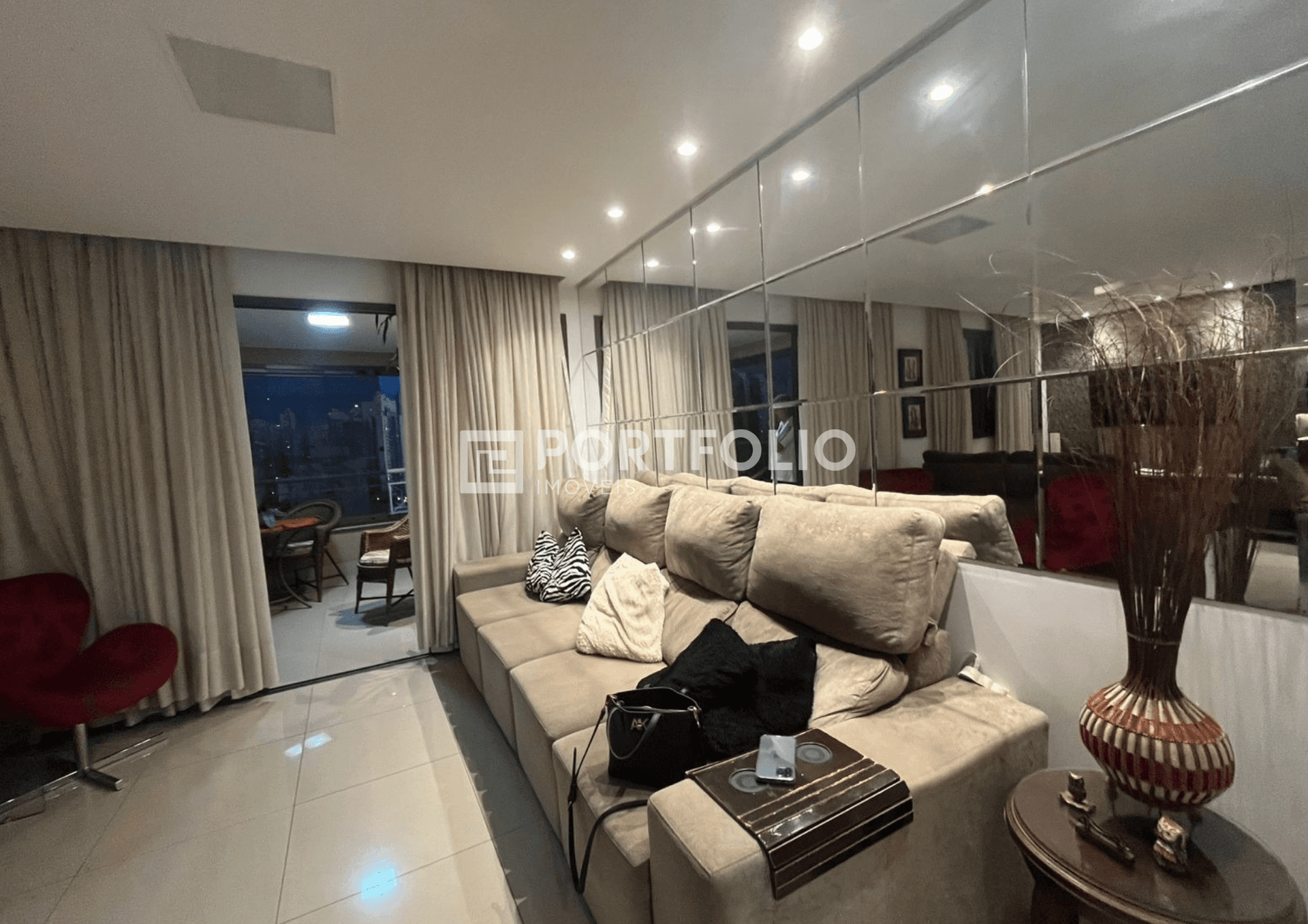 Apartamento mobiliado para aluguel com 90 m² Edifício Dilce Ribeiro, Setor Bueno - Goiânia