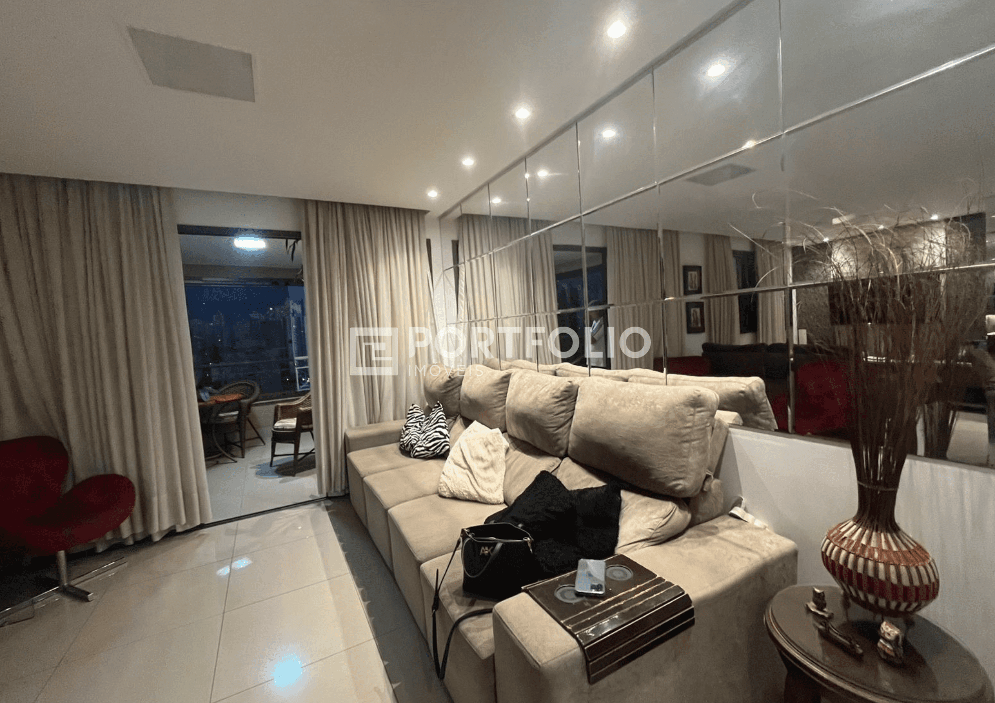 Apartamento para aluguel tem 90 m² com 2 quartos em Setor Bueno - Goiânia - GO