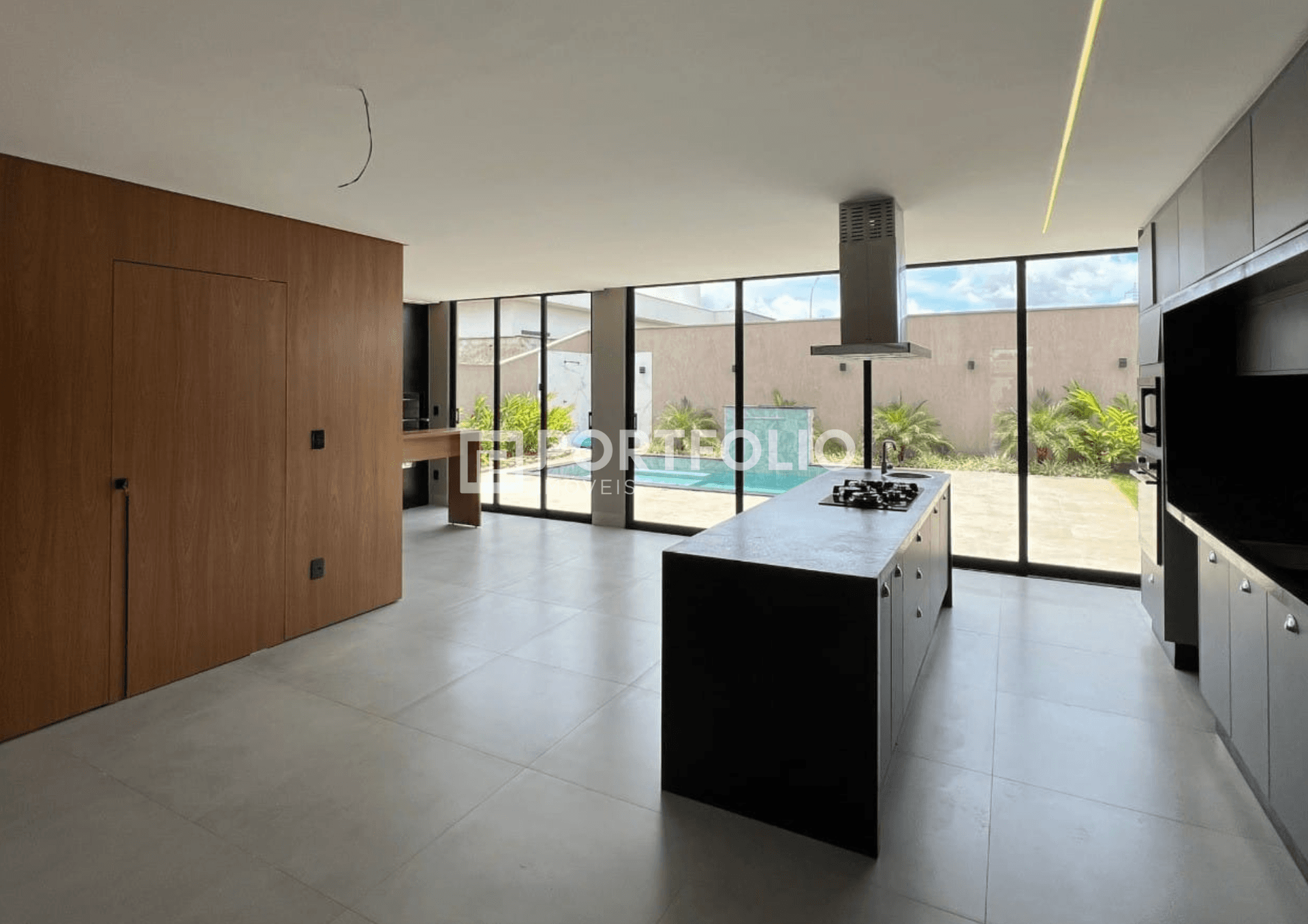 Sobrado alto padrão à venda com 4 quartos/ 3 suítes no Jardins França, Goiânia, GO