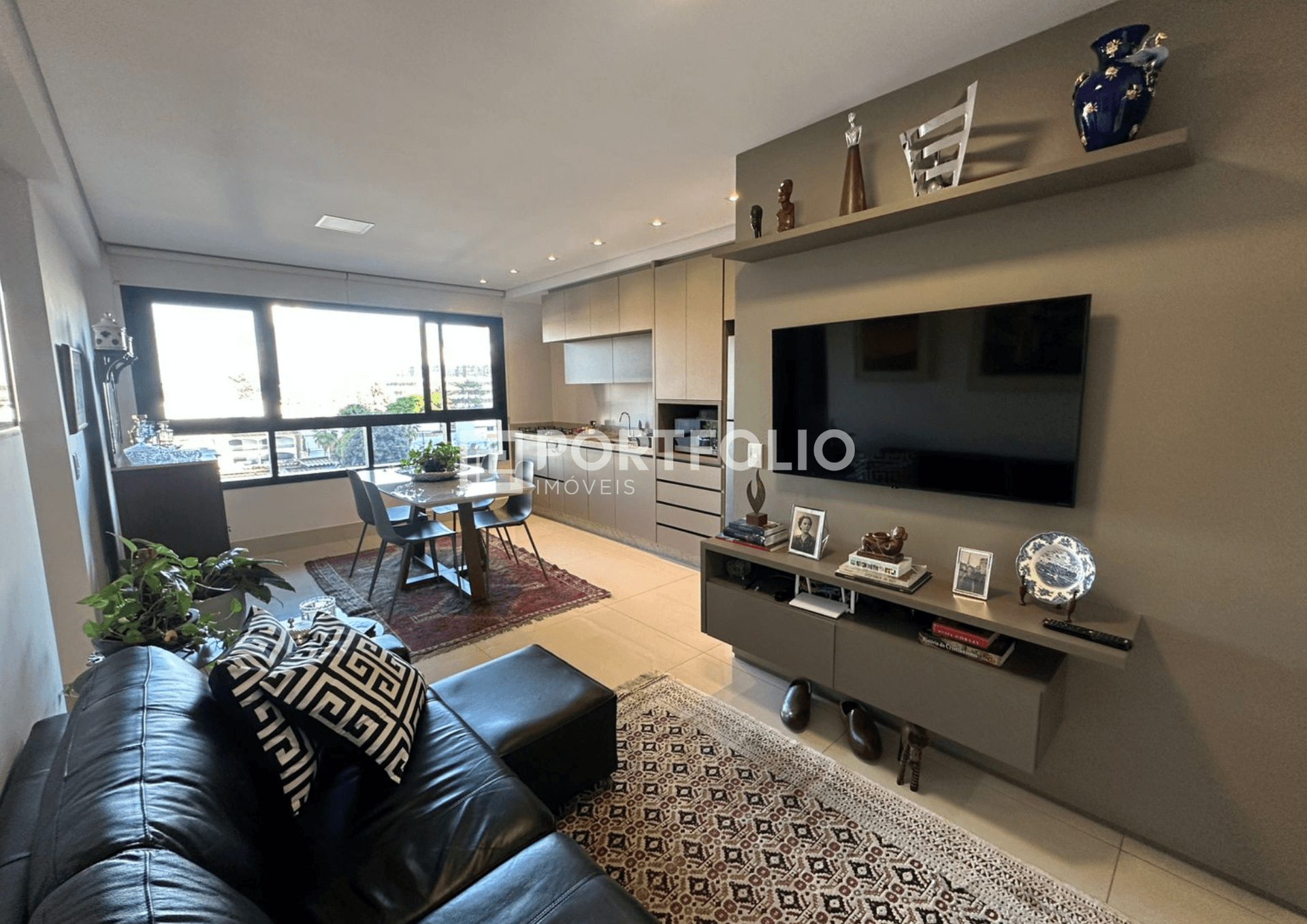 Apartamento mobiliado para locação no Spot Marista, Setor Marista, Goiânia.