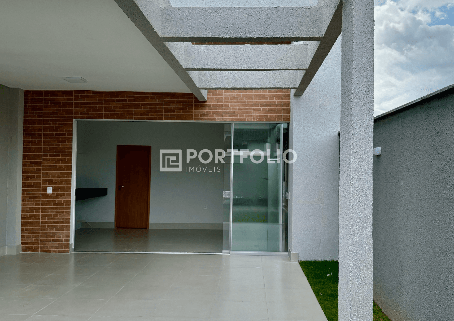 Casa à venda com 2 quartos, Jardim Veneza, Aparecida de Goiânia.