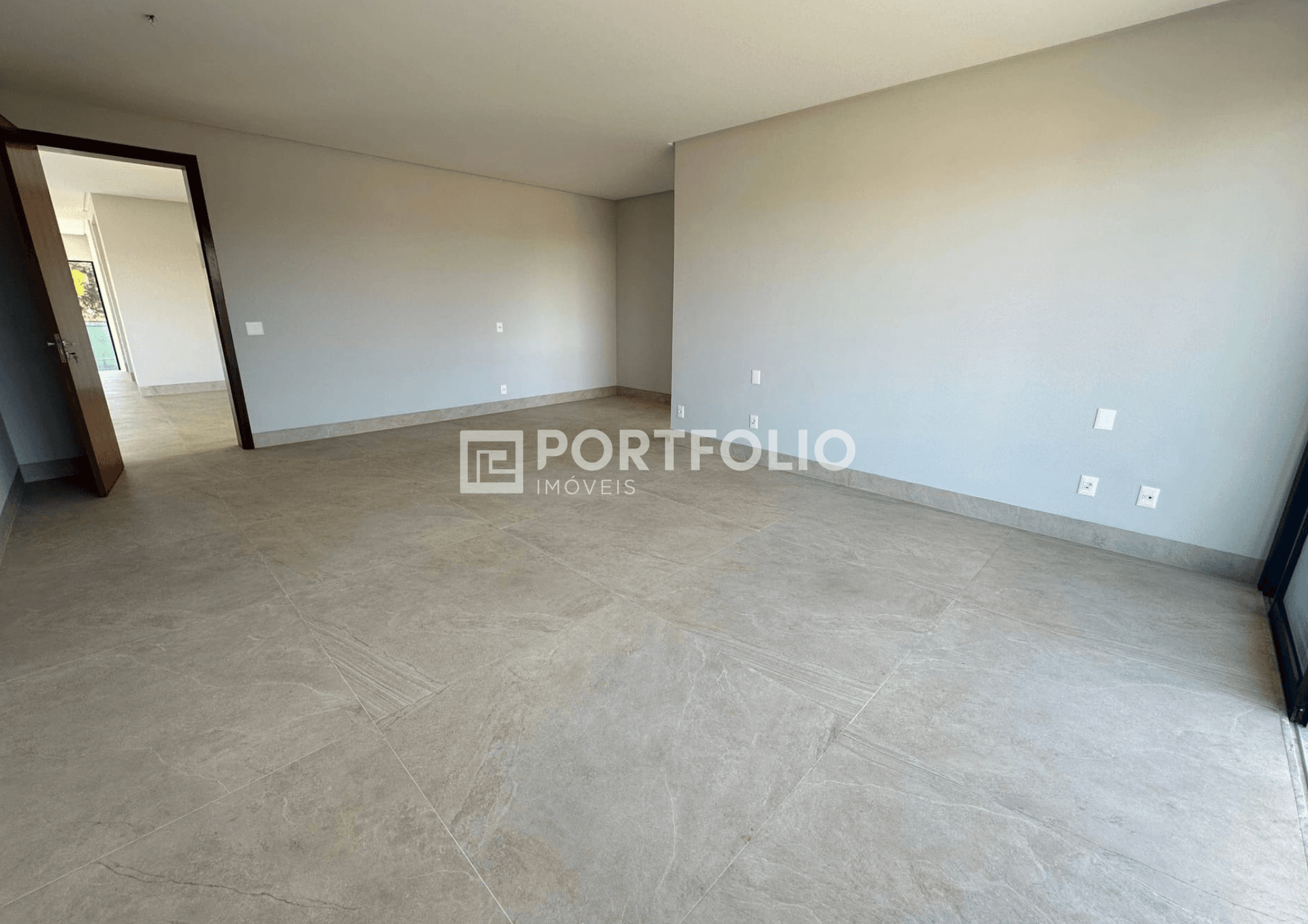 Sobrado à venda 5 quartos no Condomínio Plateau Dor Privilege, Parque Cidade, Goiânia