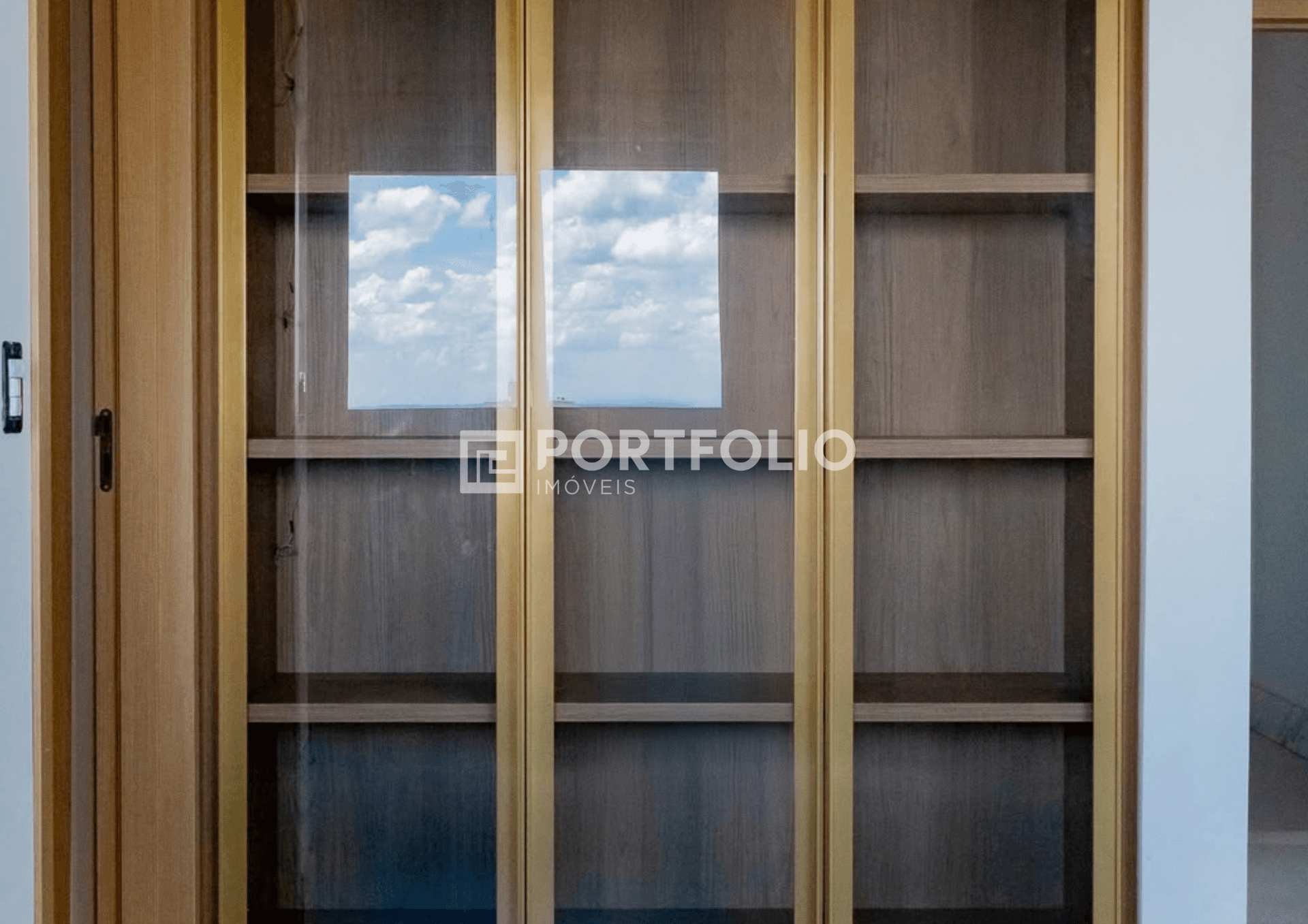 Apartamento à venda com 3 suítes completo em armários no Setor Oeste, Goiânia, GO