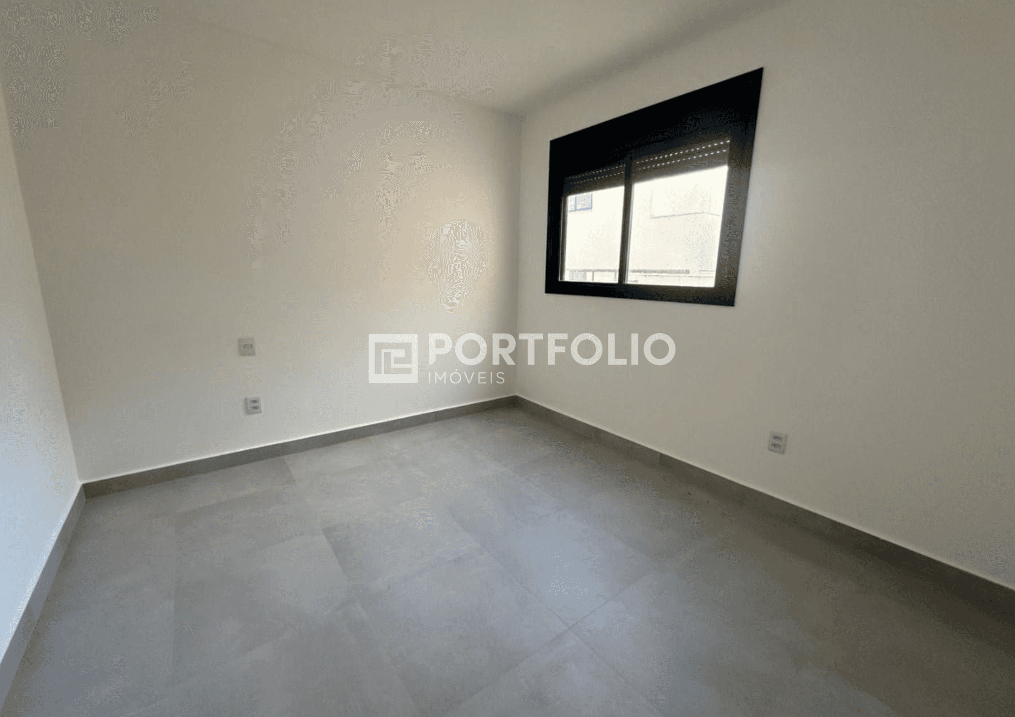 Sobrado com 4 dormitórios à venda, 181 m² por R$ 1.122.000,00 - Conjunto Residencial Storil - Aparecida de Goiânia/GO