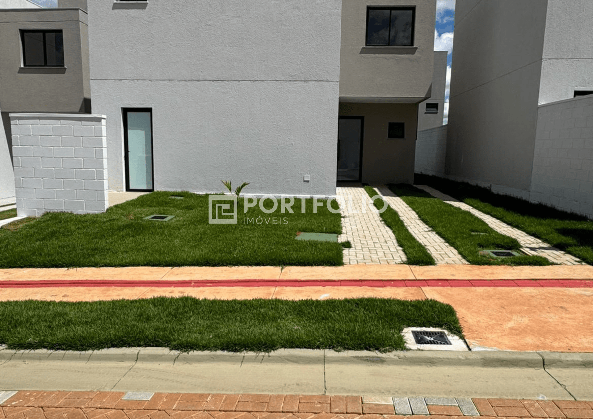 Sobrado à venda 4 quartos/3 suítes 306m² no Jardins Cannes, Aparecida de Goiânia.