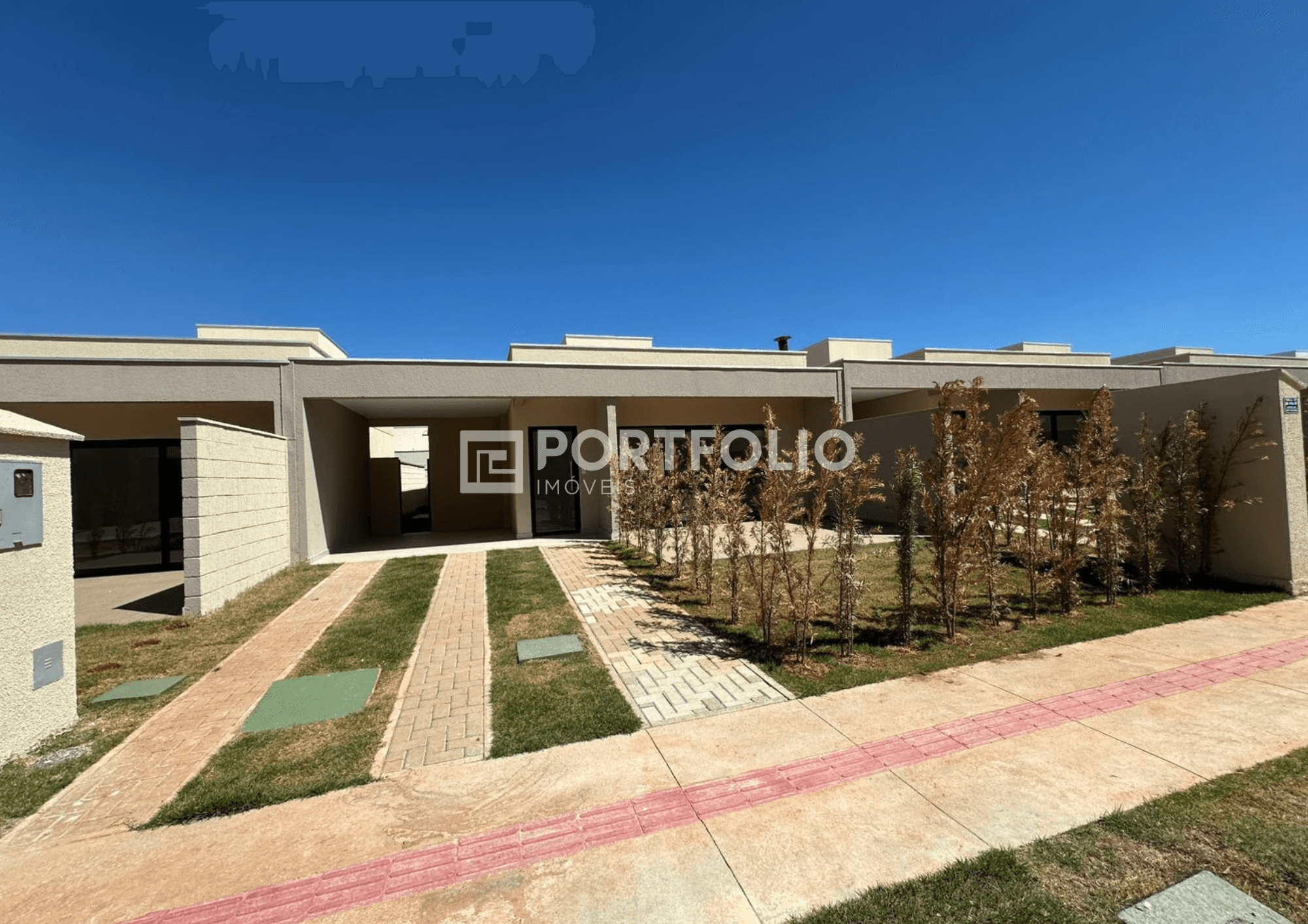Casa a venda Jardins Lyon com 252 metros em Aparecida de Goiânia - GO