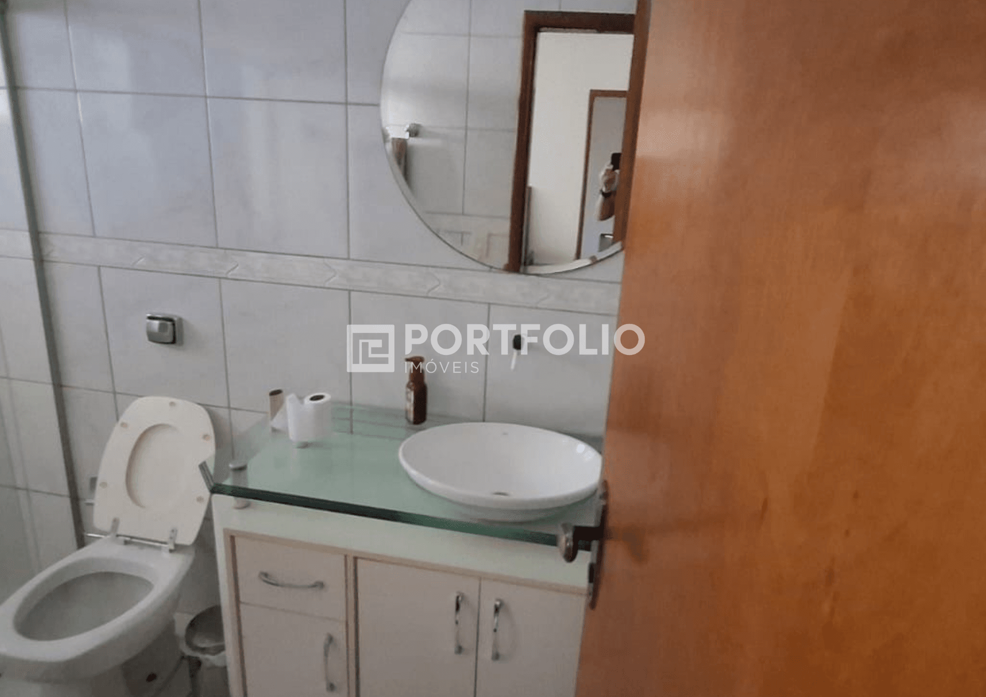 Sobrado à venda com 5 quartos sendo 2 suítes no Setor Aeroporto, Goiânia