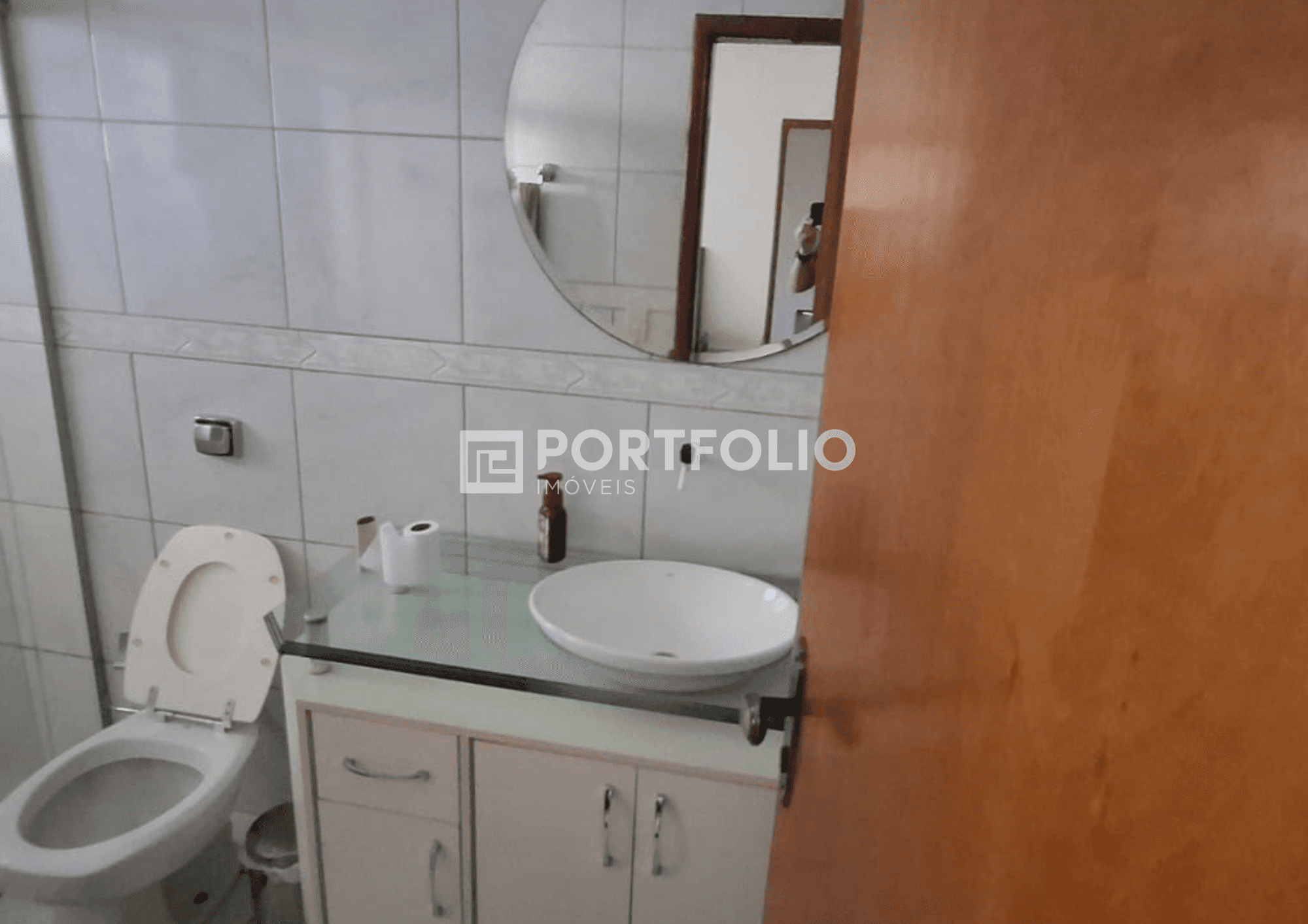 Sobrado à venda no Setor Aeroporto, 5 quartos, 270m², Goiânia