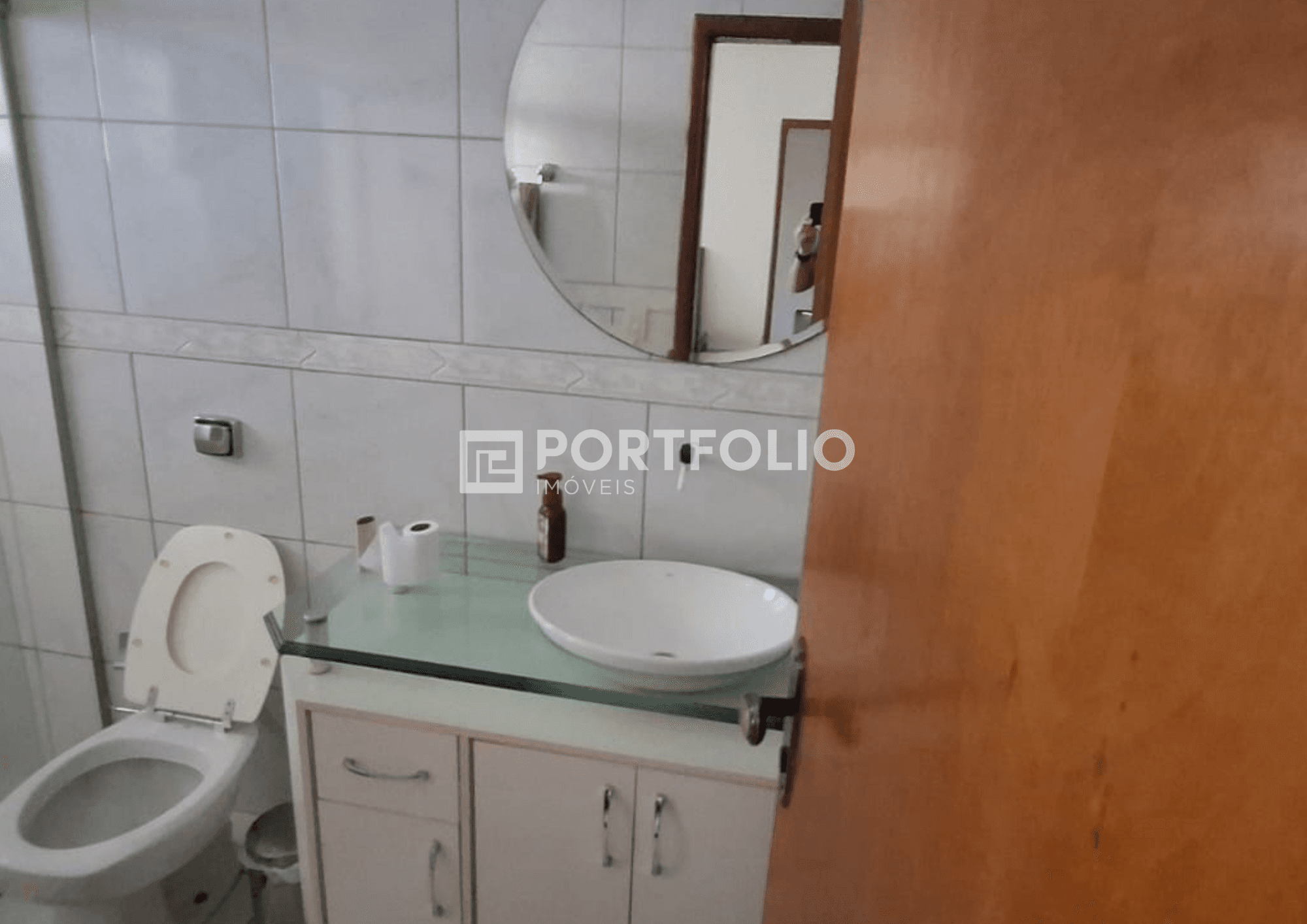 Sobrado à venda no Setor Aeroporto, 5 quartos, 270m², Goiânia