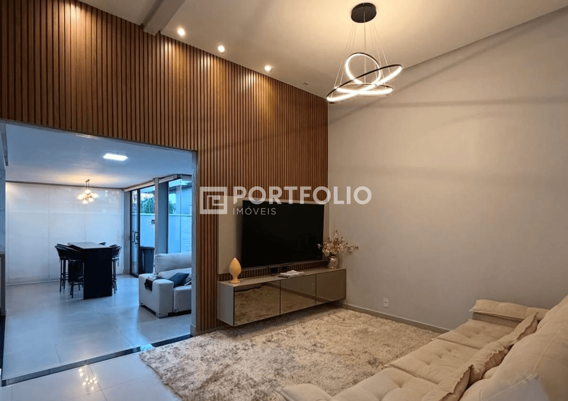 Casa à venda com 3 quartos/ 3 suítes no Jardins Madri, Goiânia