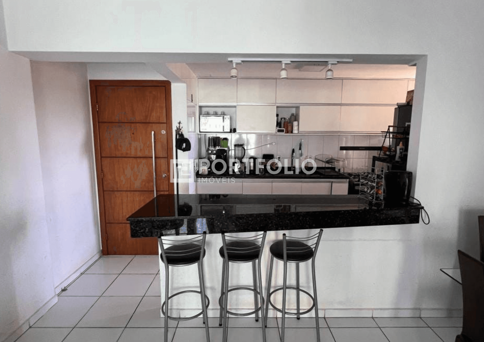 Apartamento à venda no Setor Bueno com 82m², 2 vagas paralelas, Goiânia