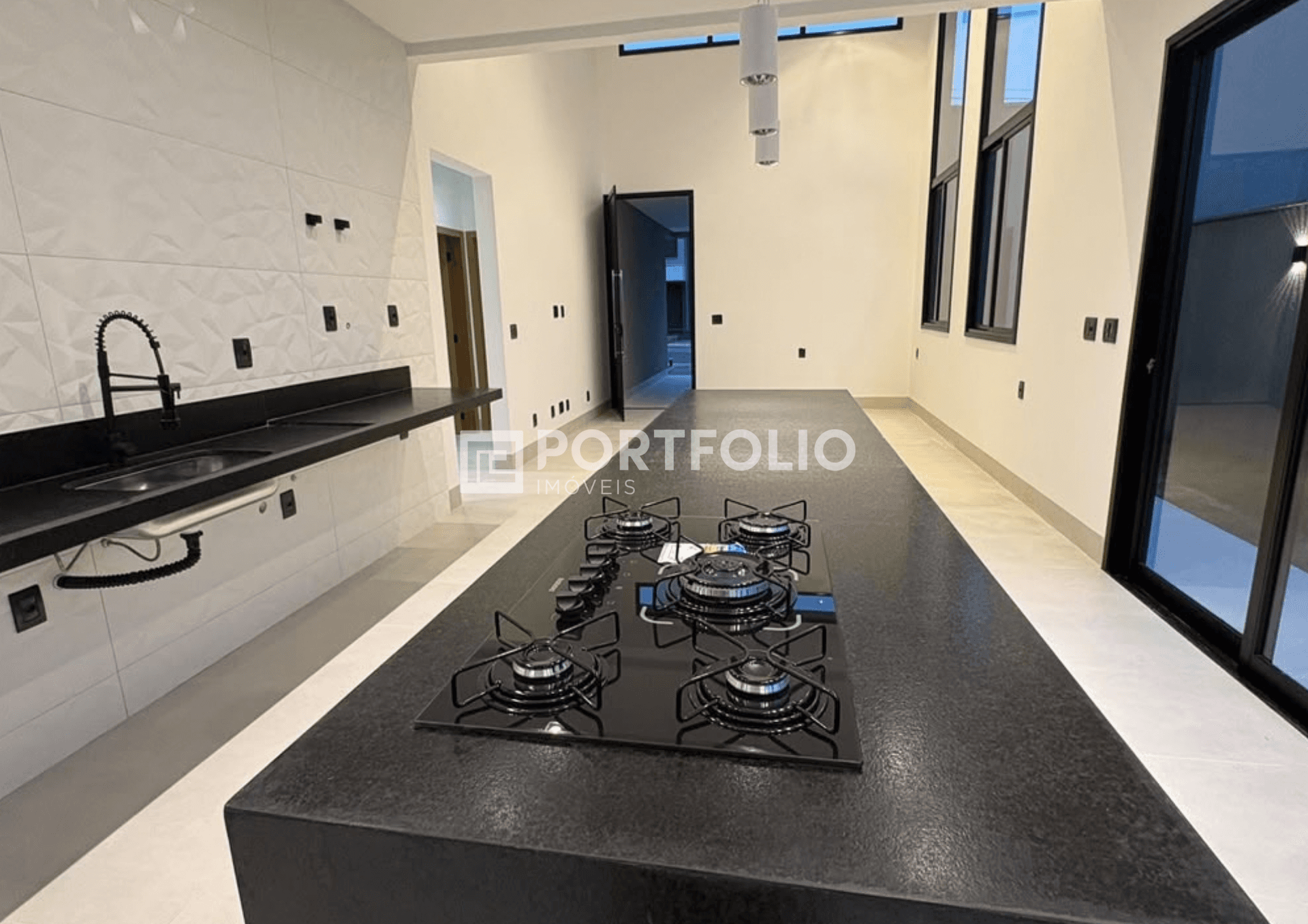 Casa térrea à venda 3 suítes no ParqVille Pinheiros, Aparecida de Goiânia.