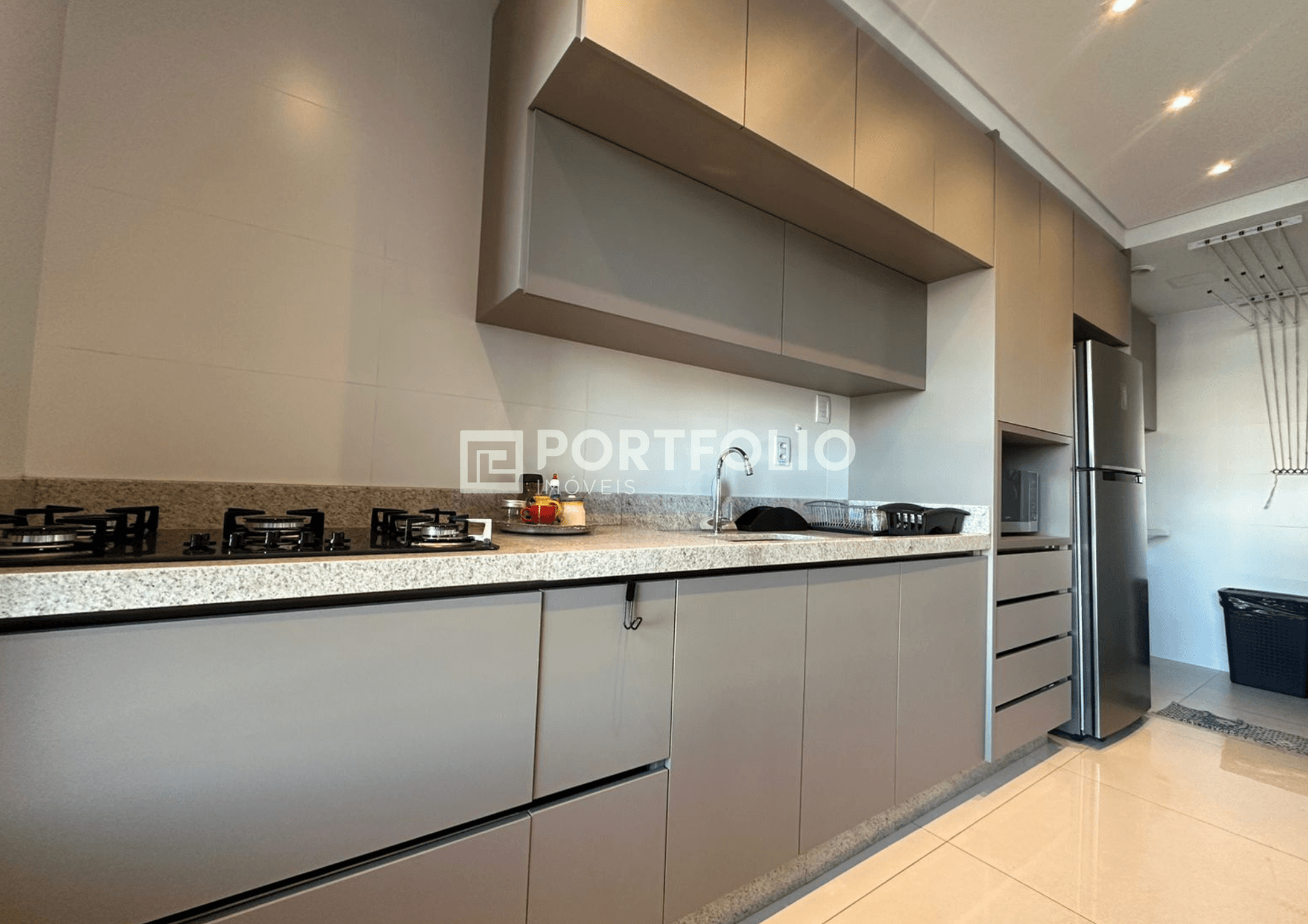 Apartamento mobiliado para locação no Spot Marista, Setor Marista, Goiânia.